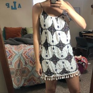 Summer dress lightweight w tassels